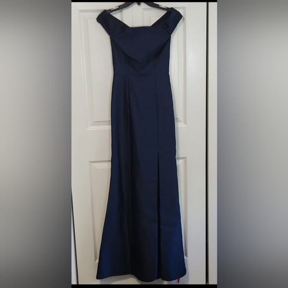 Alfred Sung Women's Midnight Blue Criss-cross Off The Shoulder Gown Dress D751 0 - Picture 1 of 14